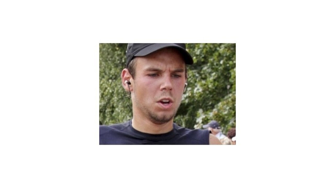 Polícia urobila prehliadky u lekárov, ktorých kontaktoval kopilot airbusu