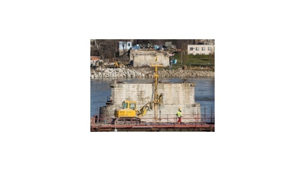 Na stavbe nového bratislavského mosta horelo