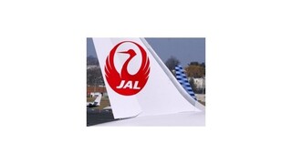 Japonskému lietadlu s 228 pasažiermi na palube zlyhal motor