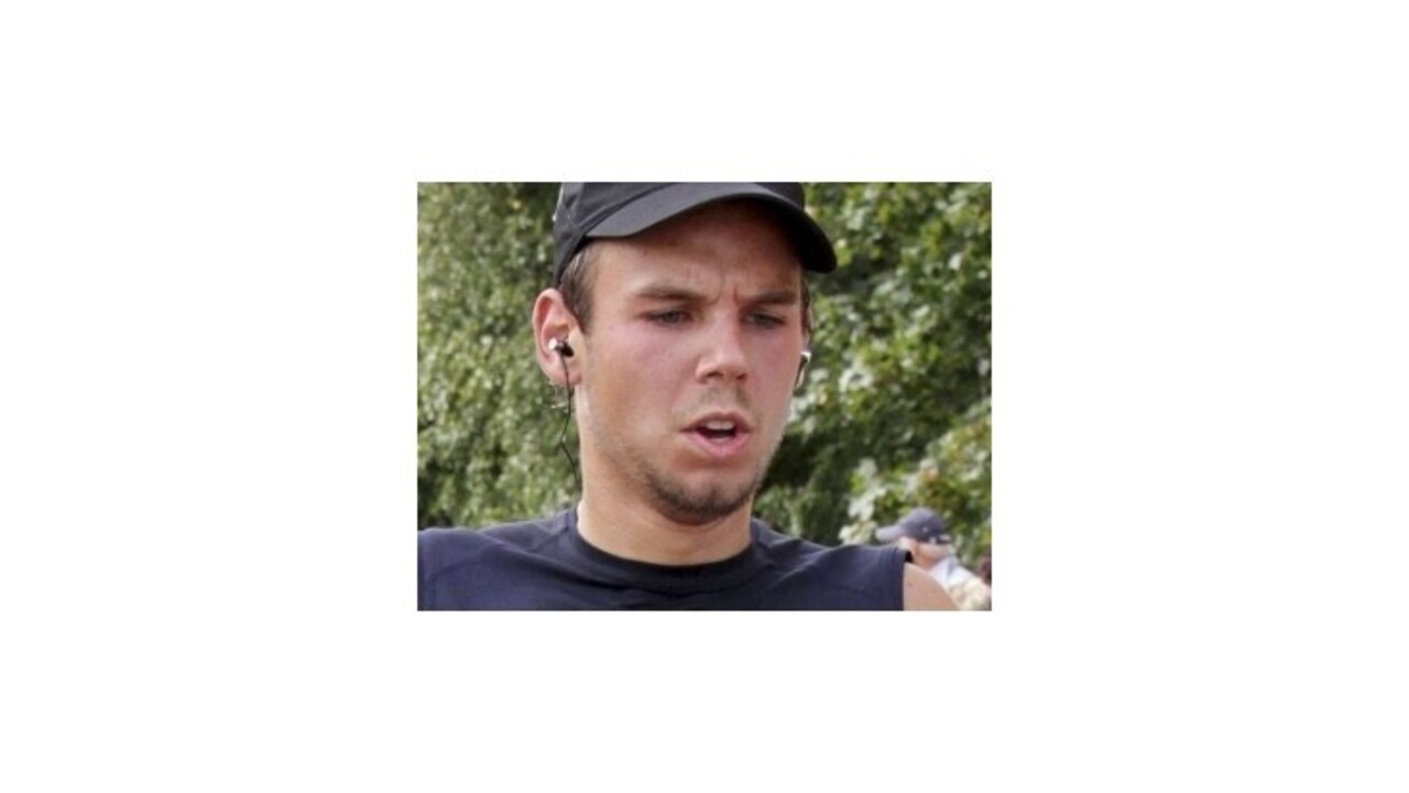Kopilot Lubitz mohol dať kapitánovi močopudnú látku