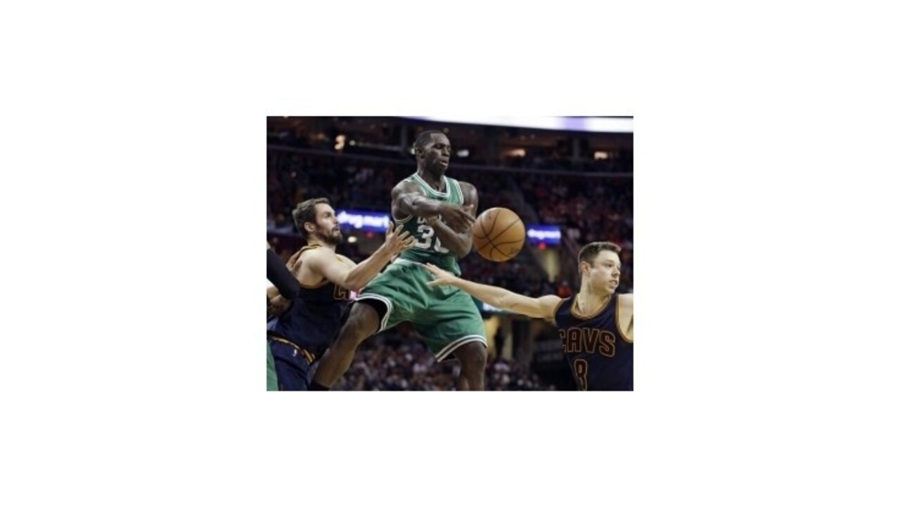 Boston zdolal Cleveland a drží si 7. priečku, uspeli aj Brooklyn a Indiana