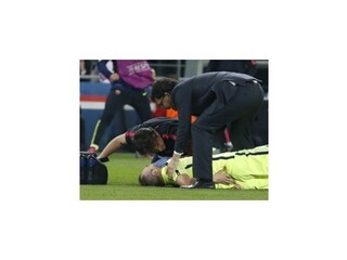 Iniesta sa proti PSG zranil, štart proti Valencii je otázny