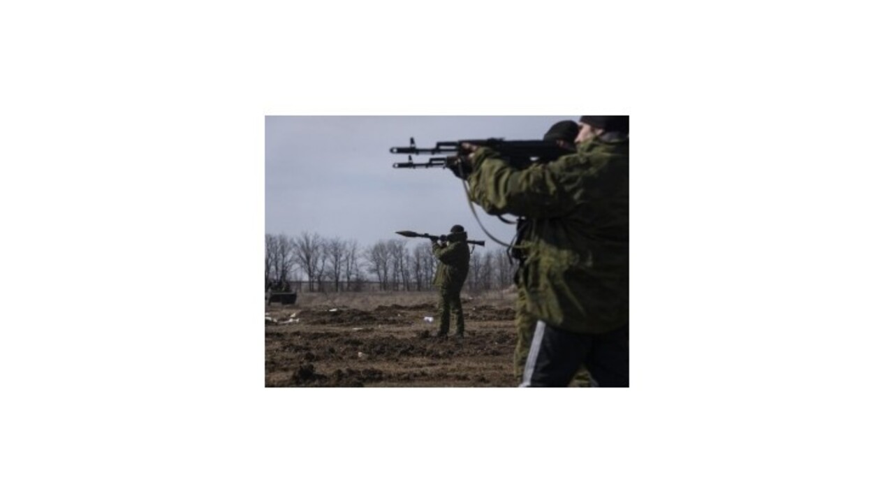 Separatisti stupňujú útoky, na Ukrajine zahynul ďalší vojak