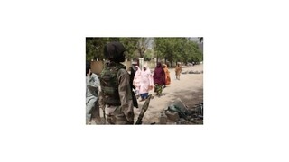 Armáda zachránila stovky otrokýň z táborov Boko Haram