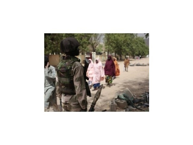 Armáda zachránila stovky otrokýň z táborov Boko Haram