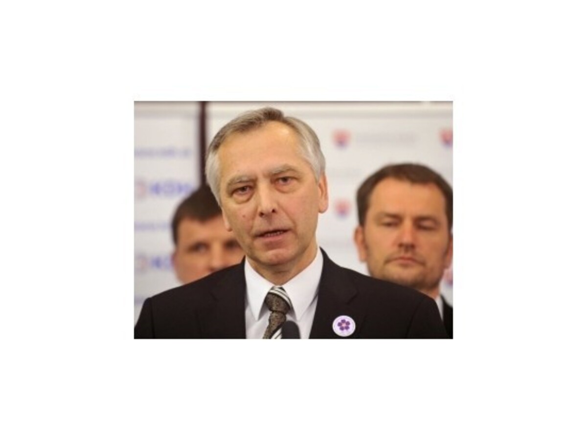 KDH podpísalo zmluvu s Hlinovými Občanmi, povolebnú spoluprácu nevylúčili
