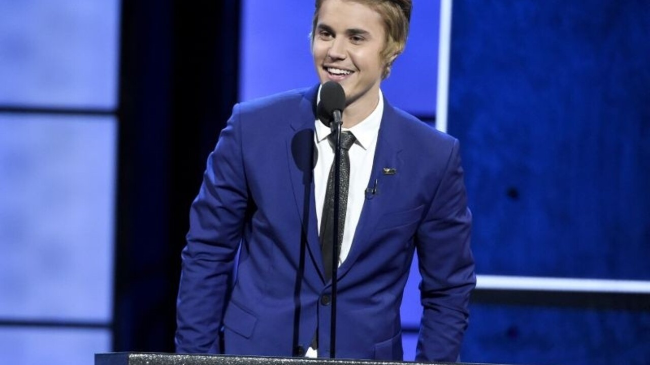Justin Bieber spevák 800px (SITA/AP)