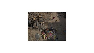 Potraviny sú už dôležitejšie než hľadanie preživších, uviedol nepálsky minister