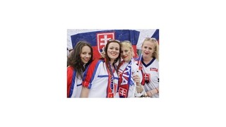 Fotogaléria: Palce slovenským hokejistom držia aj tieto dievčatá