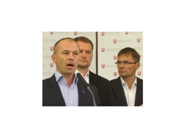 Opozícia sa spojila pri novom šéfovi NKÚ, Kaník ide proti Frešovi