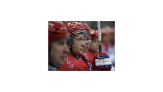 Putin si obliekol hokejový dres a strelil osem gólov