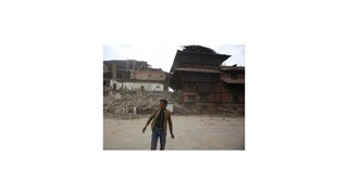 Najkrvavejšia katastrofa v histórii Nepálu má už vyše 8500 obetí