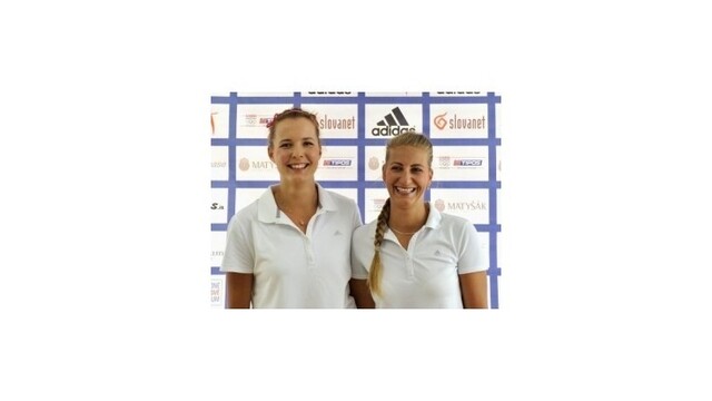 Dubovcová s Nestarcovou začali novú sezónu osemfinálovou účasťou na turnaji v Prahe