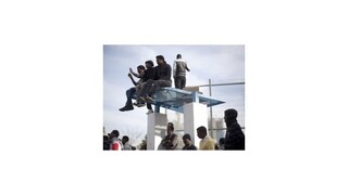 Únia chce z juhu presunúť tisícky utečencov, Fico varuje pred terorizmom