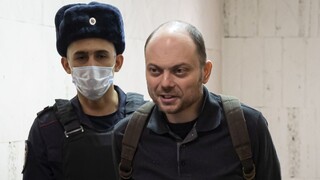 Ruský opozičný politik zostane vo väzbe, moskovský súd mu ju predĺžil o ďalších šesť mesiacov