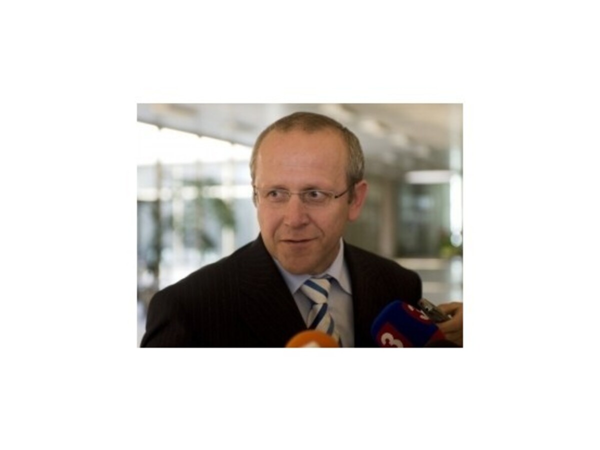 KDH chce zmeniť zákon, Fico by musel odpovedať novinárom