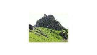 Kamenický hrad neďaleko Lipian vstáva z ruín