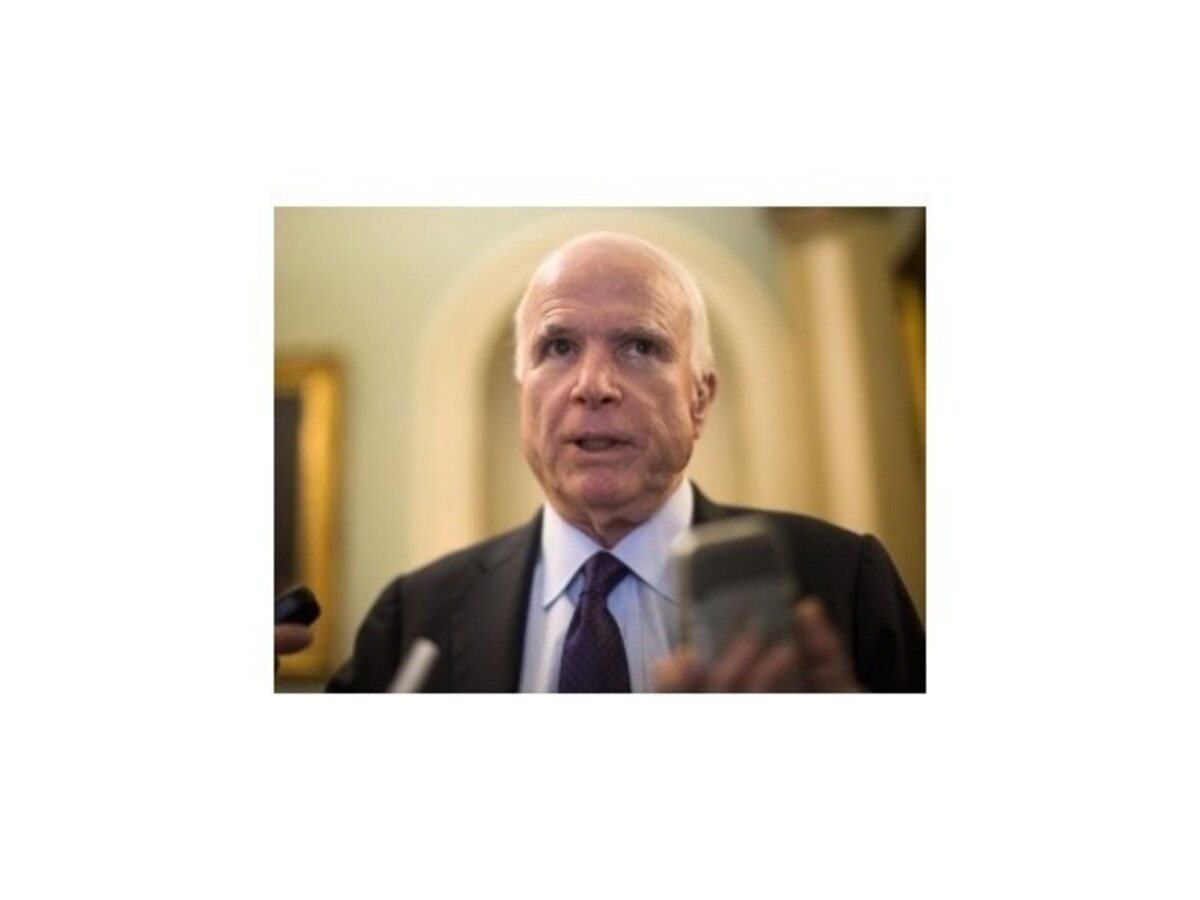 McCain chce povoliť predaj zbraní Vietnamu na ochranu pred Čínou
