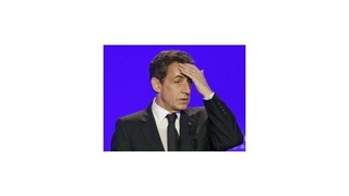 Na zakladajúci snem Sarkozyho strany boli zvedavé tisíce ľudí