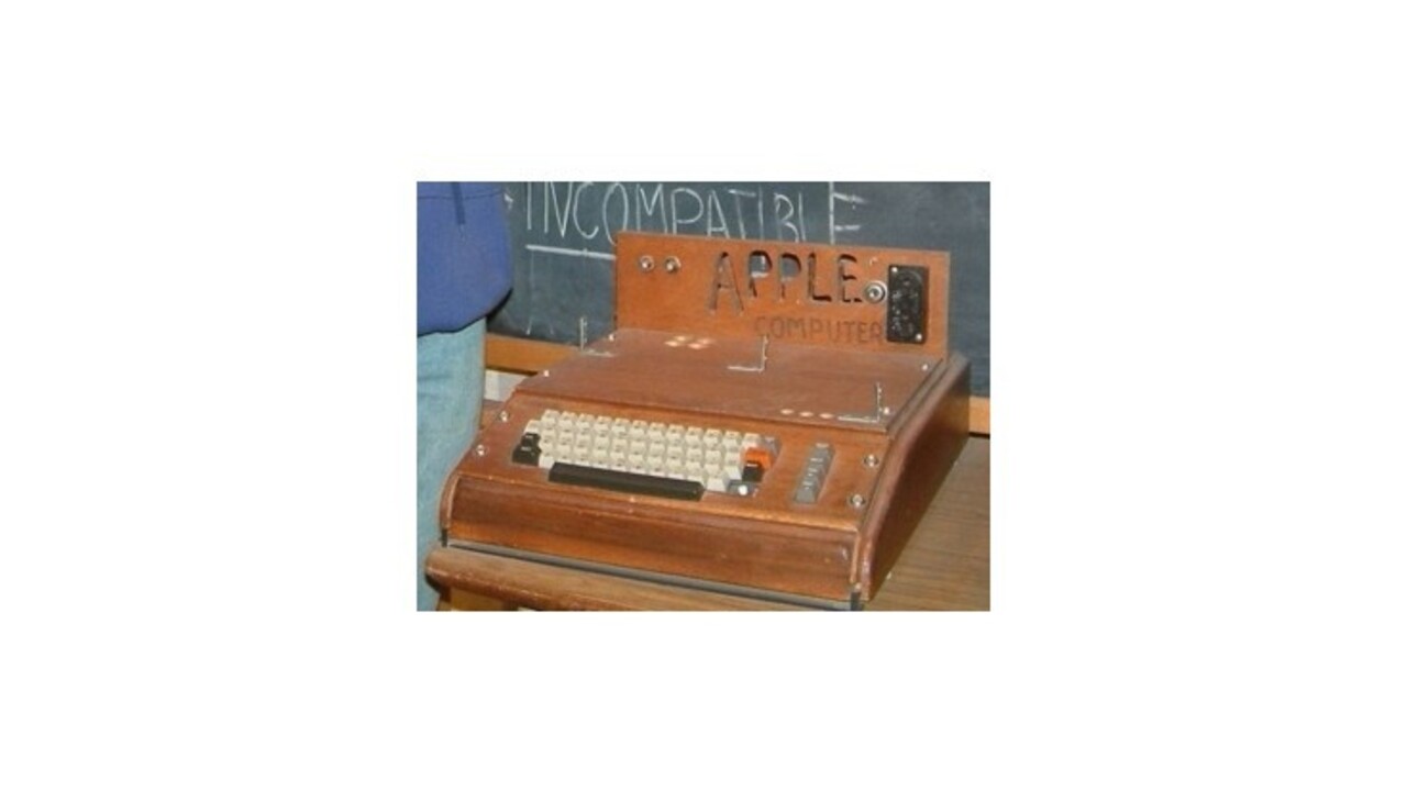 Na ženu, ktorá dala na recykláciu počítač Apple 1, čaká 100.000 dolárov