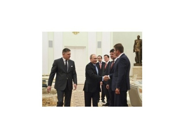Fico sa vrátil z Moskvy, od politikov žiadal aj pomoc pre Slovan