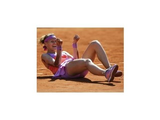 Šafářová vo finále dvojhry proti Serene Williamsovej