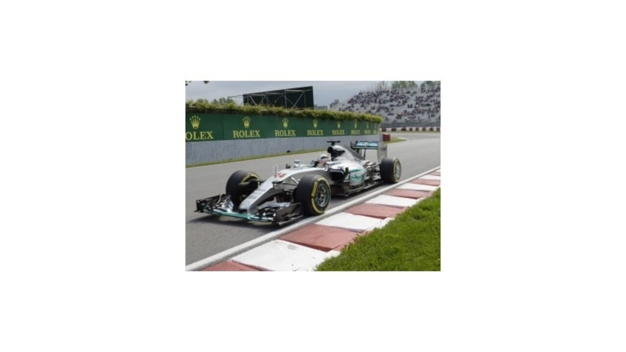 Hamilton víťazne v oboch montrealských tréningoch
