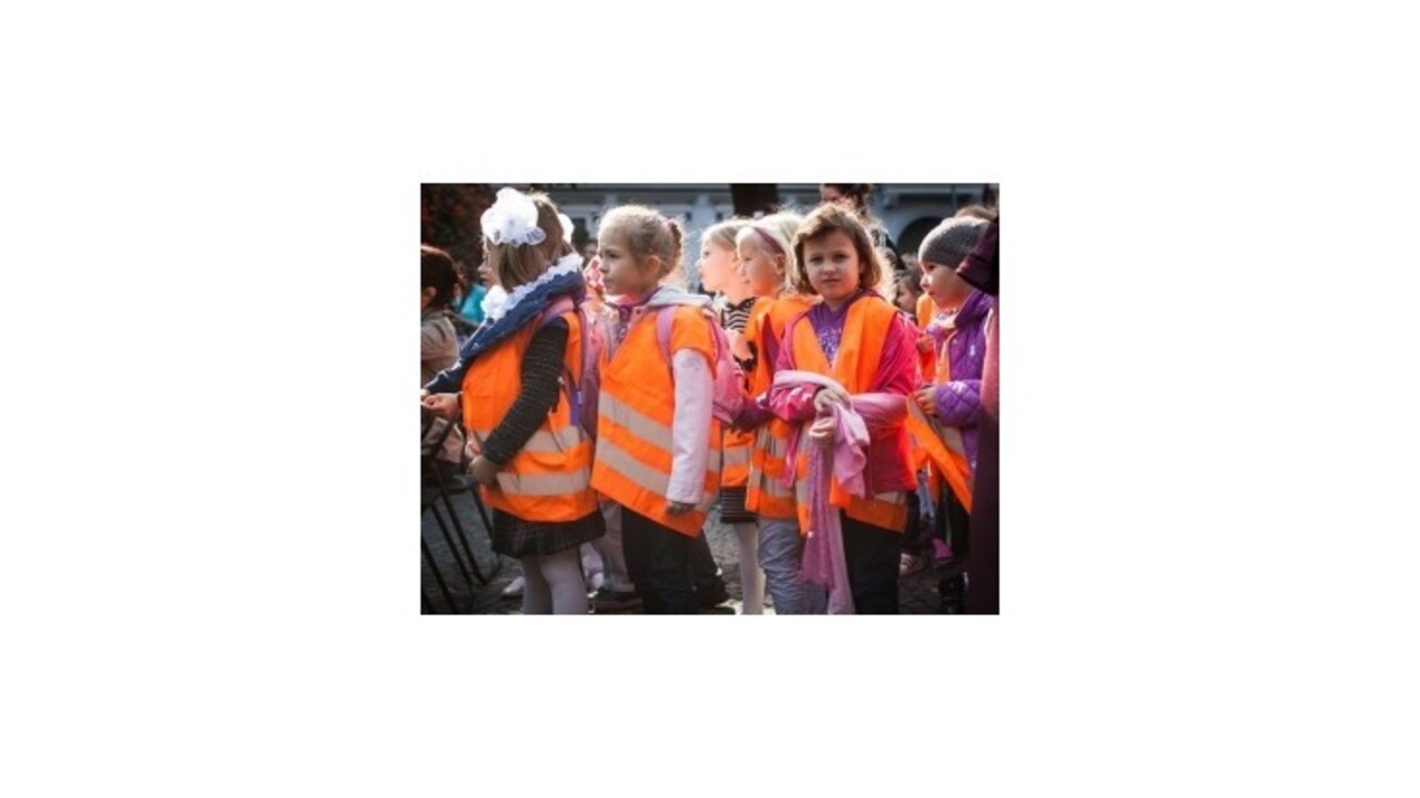 Žiaci dostanú od štátu príspevok na školy v prírode a lyžiarske kurzy