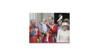 Alžbeta II. oficiálne oslávila narodeniny, na prehliadke nechýbal ani princ George