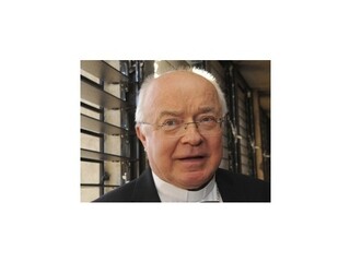 Vatikán bude bývalého nuncia súdiť za pohlavné zneužívanie a pornografiu