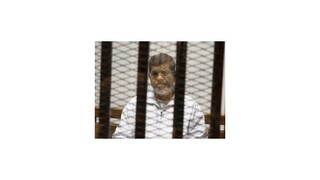 Dve rany pre Mursího, egyptský súd exprezidenta nešetril