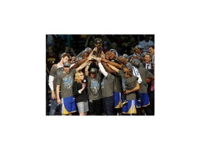 Warriors získali majstrovský titul NBA po 40 rokoch