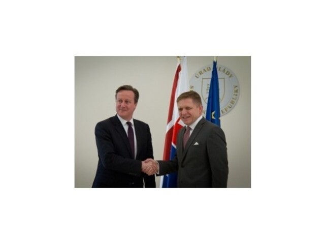 Fico sa stretol s Cameronom, víta diskusiu o reforme Únie