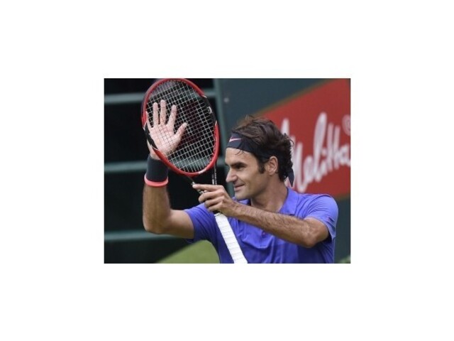 Federer postúpil v Halle už do semifinále, proti Mayerovi mu stačila hodina