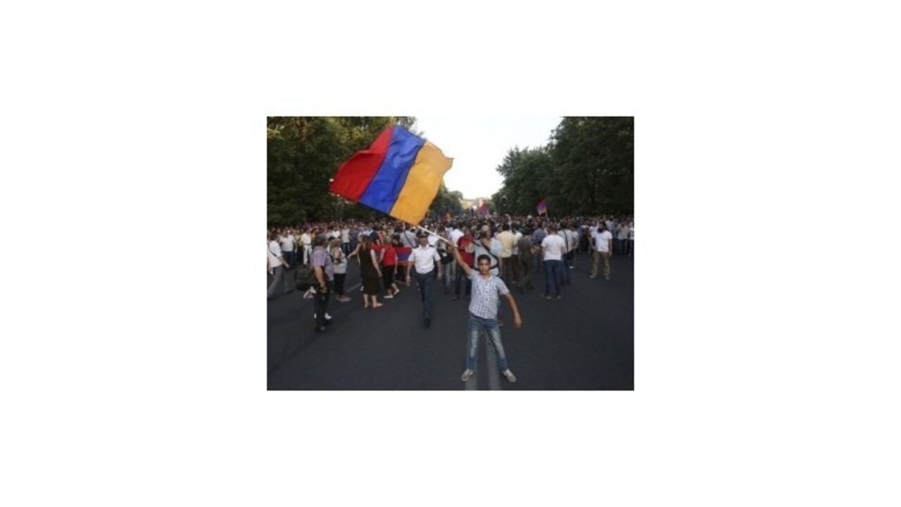 Arménska polícia vodnými delami rozohnala demonštráciu proti zvyšovaniu cien
