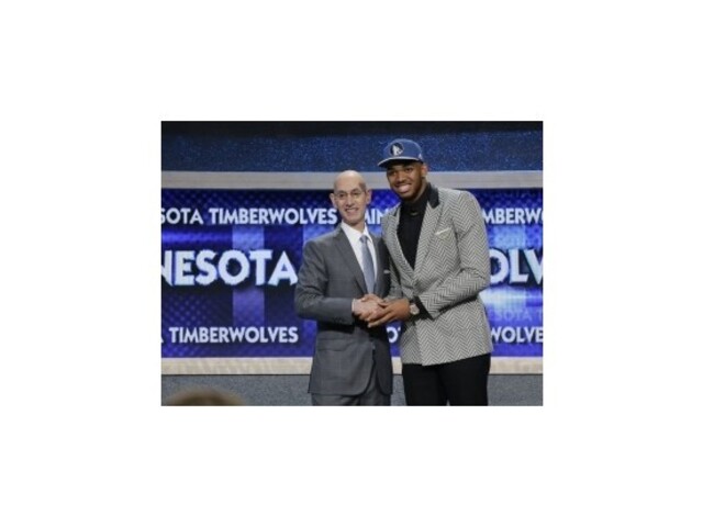 Jednotkou draftu NBA bol mladík Towns, získala ho Minnesota