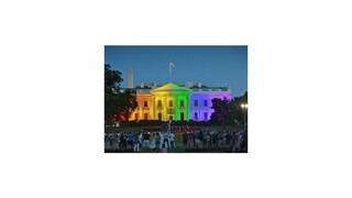 Biely dom osvietili dúhovými farbami, v USA povolili homosexuálne manželstvá