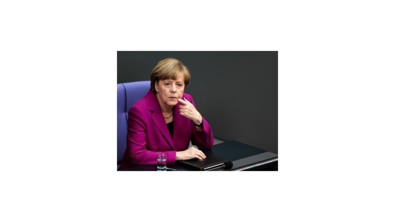 Merkelová varuje pred krachom eura, môže skrachovať aj Únia