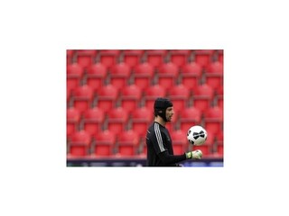 Brankár Petr Čech čelí kritike od fanúšikov The Blues