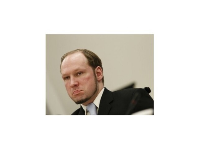 Masový vrah Breivik žaluje Nórsko, vo väzení sa chce kontaktovať s ľuďmi
