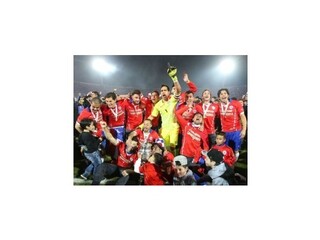 Hráči Čile oslavujú historický triumf na Copa América