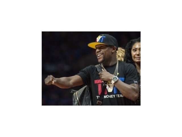 Boxer Mayweather príde o titul vo welterovej váhe