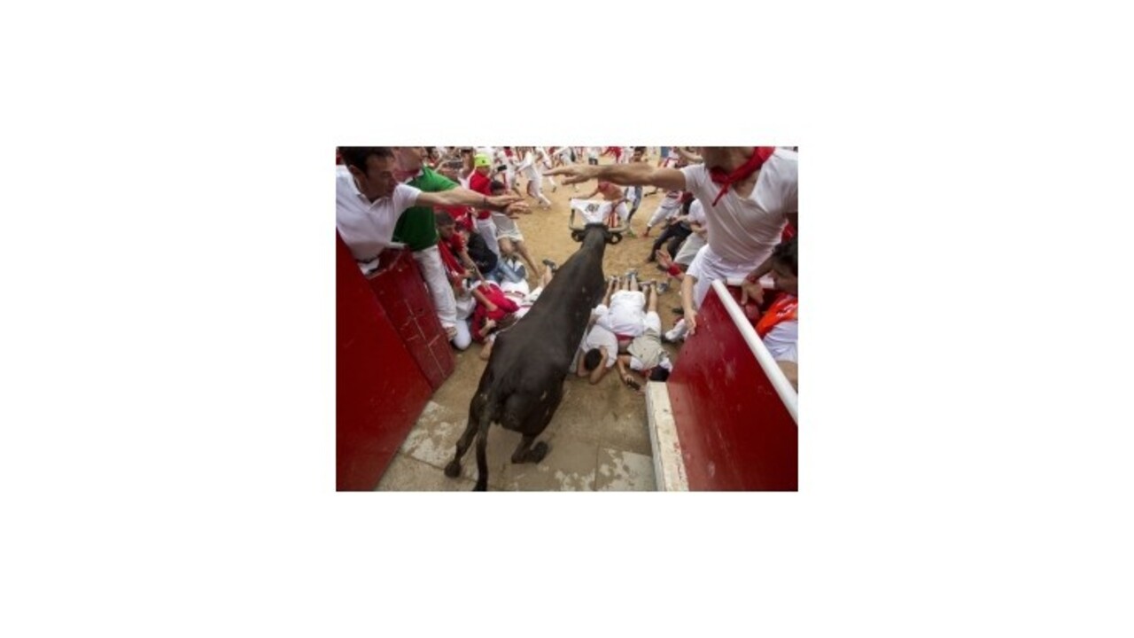 Festival San Fermin sa tradične nezaobišiel bez zranení