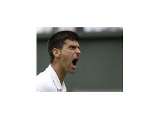 Djokovič po roku znova vo finále zdolal Federera