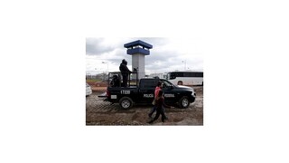 Drogový boss Guzmán utiekol z väzenia cez tunel