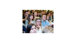 Učiteľské a študentské pôžičky budú výhodnejšie, vyčlenili na ne milióny