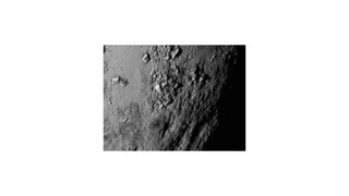 Pluto vedcov zaskočilo, čakali krátery, našli však hory