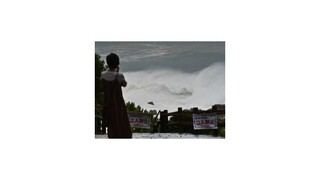 Japonsko zasiahol silný tajfún, hlásia obete a desiatky zranených