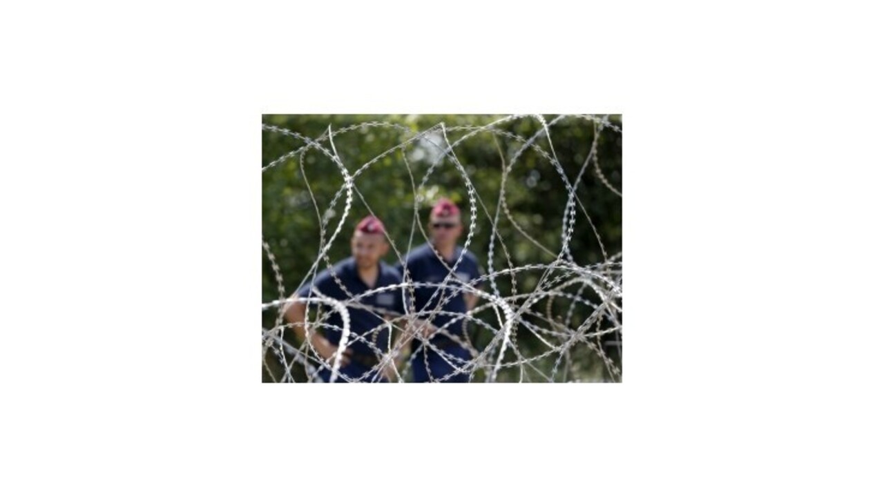 Maďarská vláda rozhodla, na hraniciach chce proti migrantom dva druhy zábran
