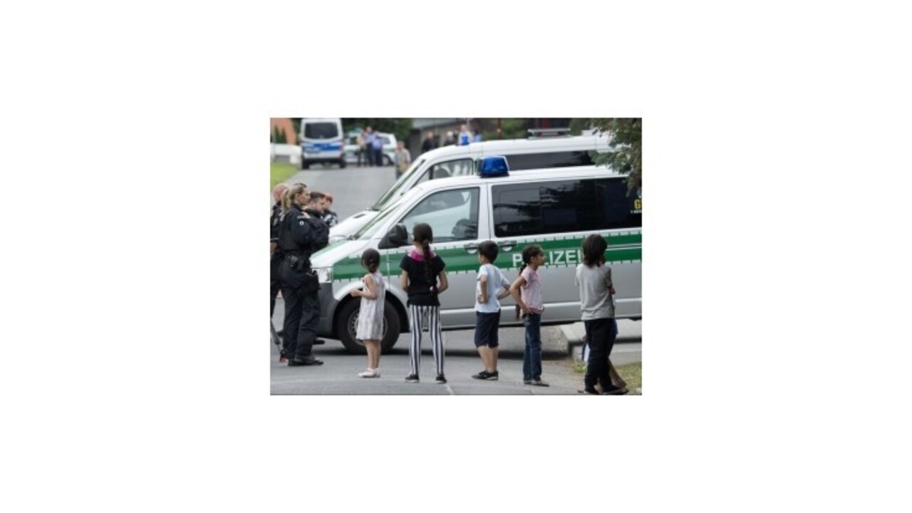 Utečenci sa pobili v nemeckom tábore, hlásia zranených